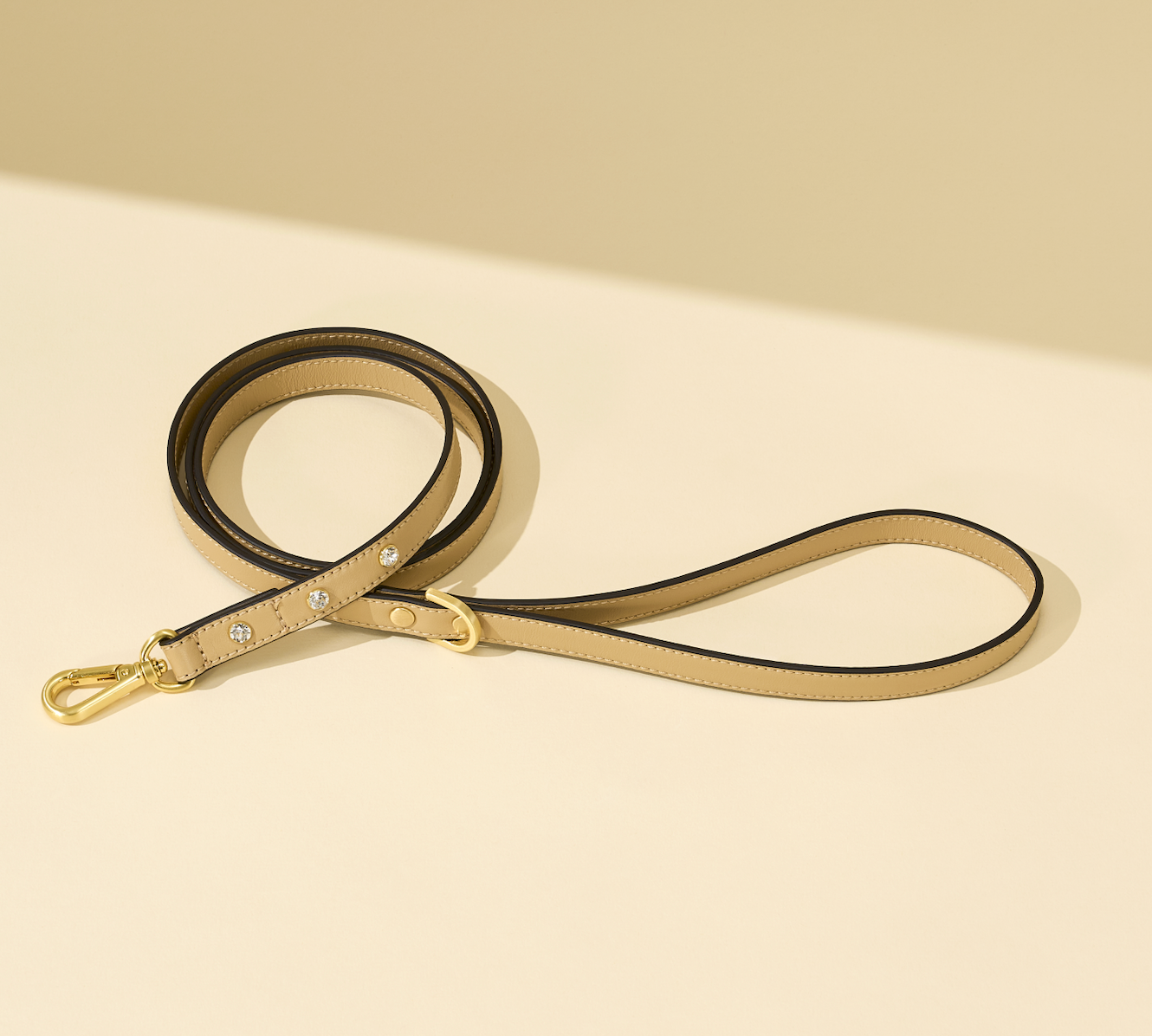 即納【🇰🇷 BERRY MARCH 】Stella leash-Champagne Beige