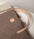 Gallery viewerに画像を読み込む, 🇮🇹予約商品🇮🇹正規取扱店【2.8】STEVE DOG TRAVEL MAT RECYCLED WOOL Natural White
