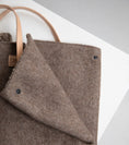 Gallery viewerに画像を読み込む, 🇮🇹予約商品🇮🇹正規取扱店【2.8】STEVE DOG TRAVEL MAT RECYCLED WOOL Natural White

